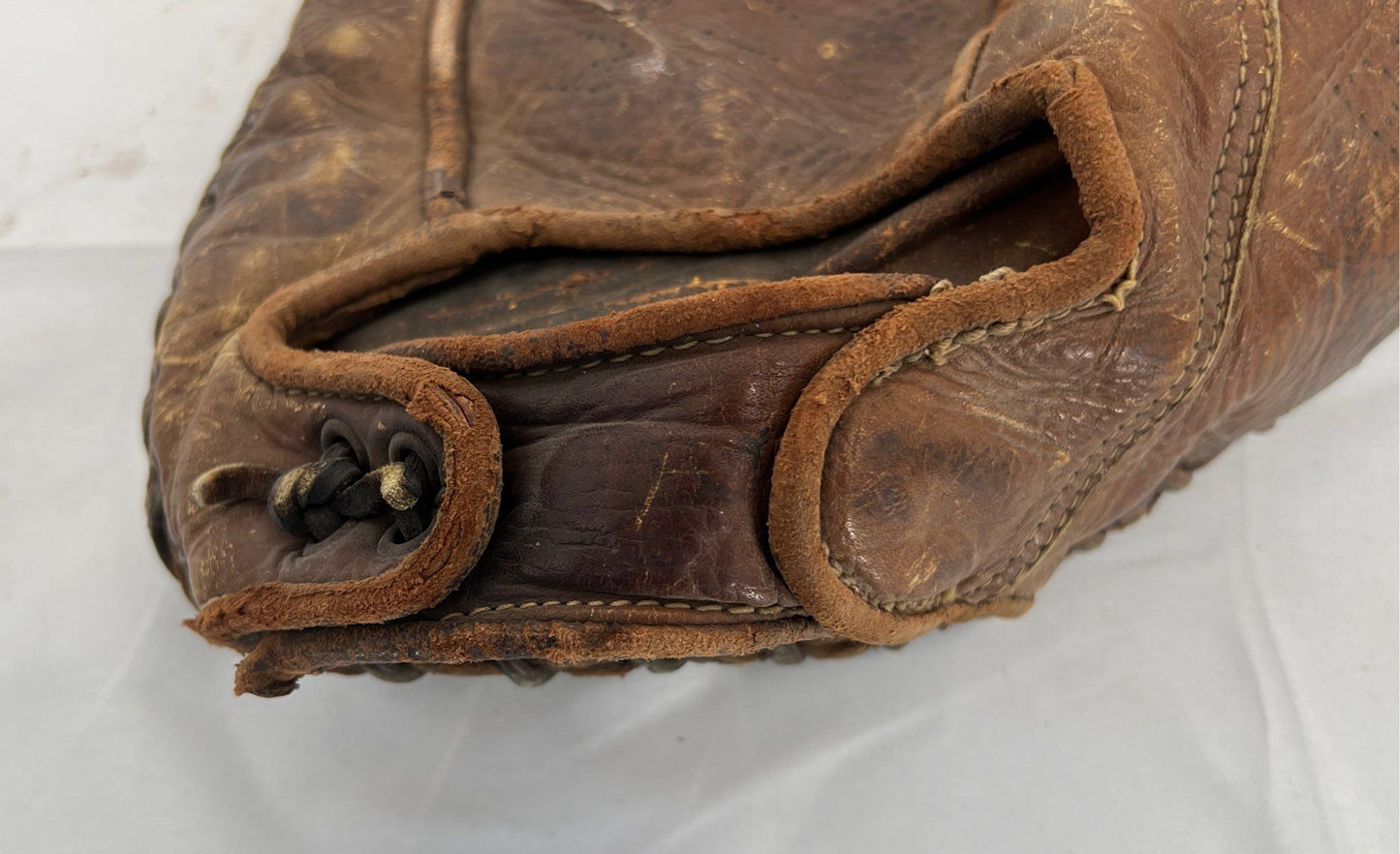 Vintage-Nostalgic Catcher's Mitt-Baseball Glove-Boy's-America's Past Time