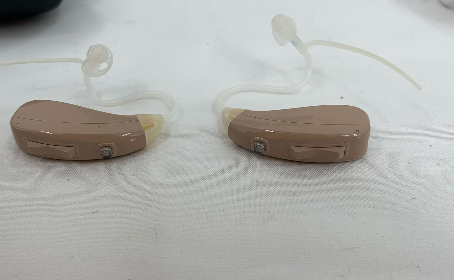 Hear Clear HCRC N708 Rechargeable Digital Hearing Aids Beige New Open Box
