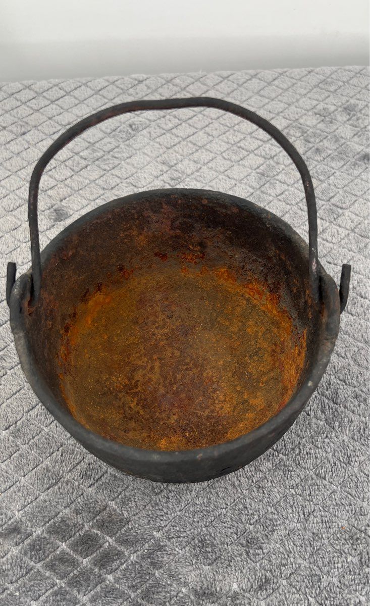 Antique Vintage Cast Iron Smelting Pot W/ Handle-Melting Cauldron-Metal Cookware