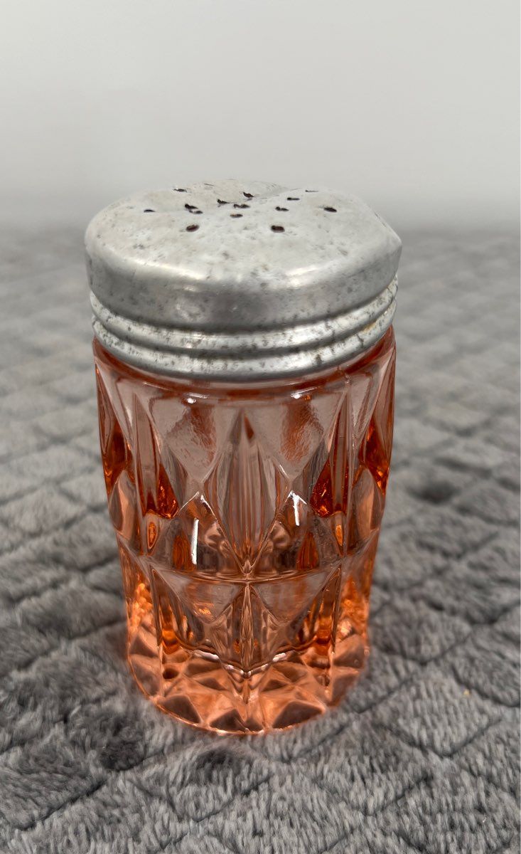 Vintage Jeannette Windsor Co. Depression Glass Salt & Pepper Shaker Set
