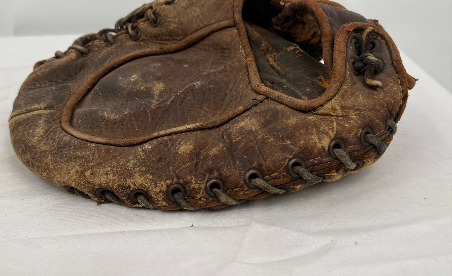 Vintage-Nostalgic Catcher's Mitt-Baseball Glove-Boy's-America's Past Time