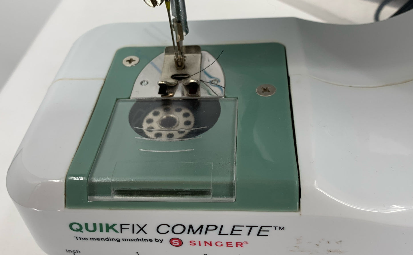 Singer QuikFix Complete The Mending Machine W/ Power Cord & Foot Pedal