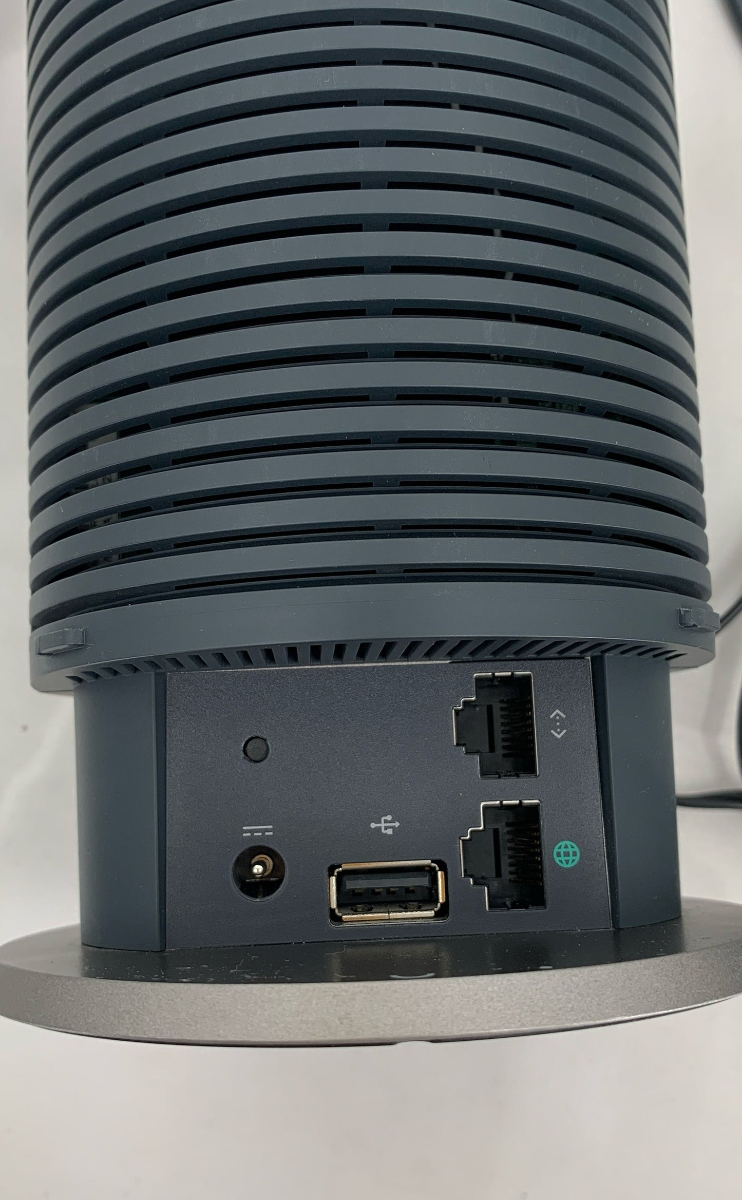 TP-LINK TGR1900 WiFi Dual-Band OnHub Tower & TP-LINK 5 Port GB Desktop Switch