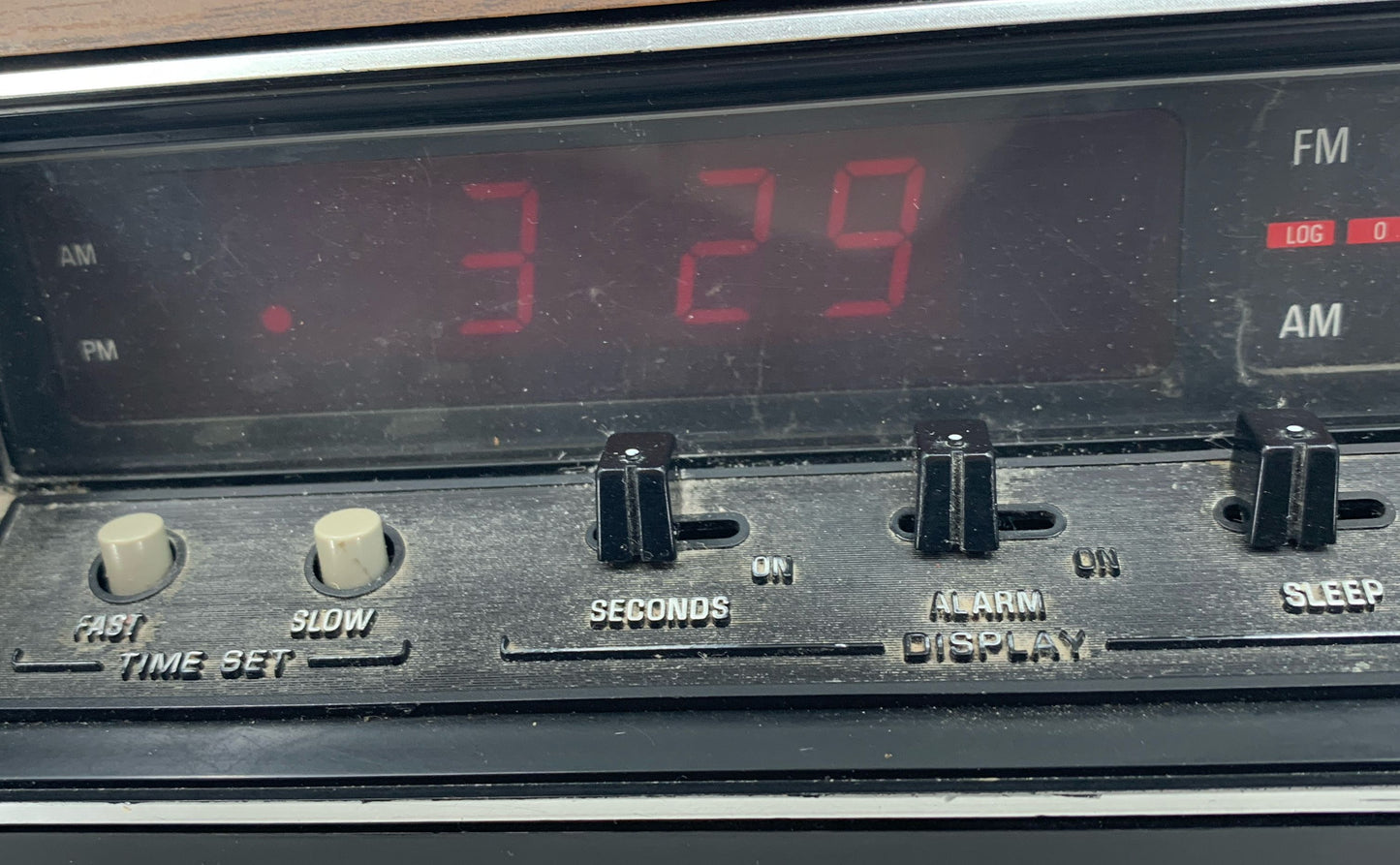 Vintage General Electric AM/FM Alarm Clock Radio Model No. 7 4670D Tested