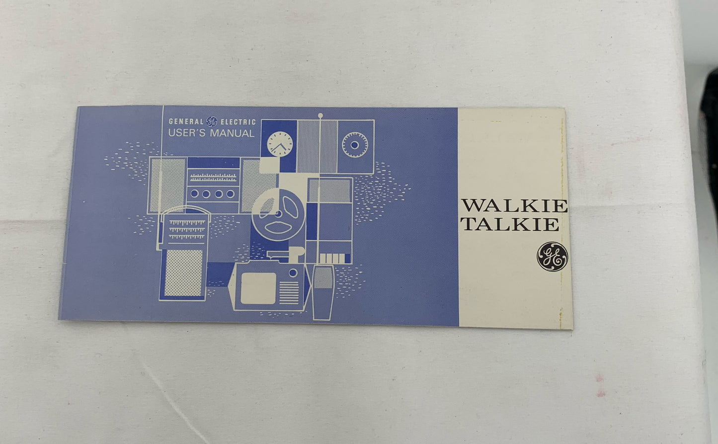 One Vintage General Electric Walkie Talkie YS7110 In Original Box, Works!