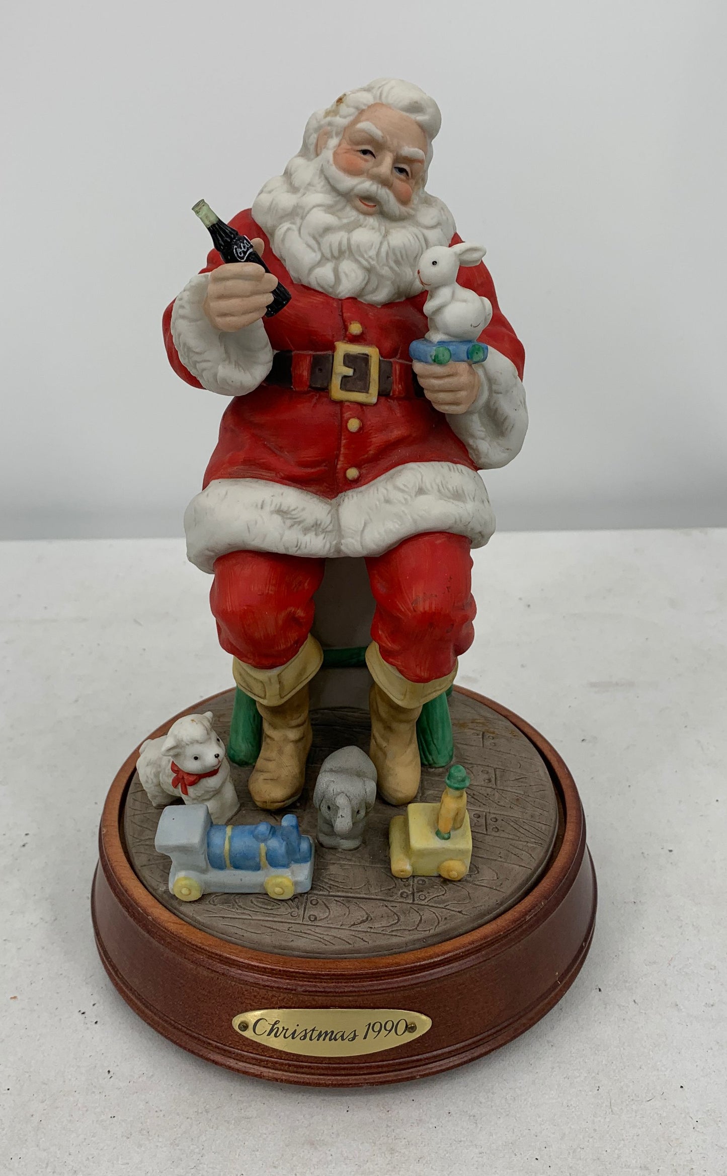 Coca Cola Vintage 1990 Santa Musical Figurine Winter Wonderland #36017