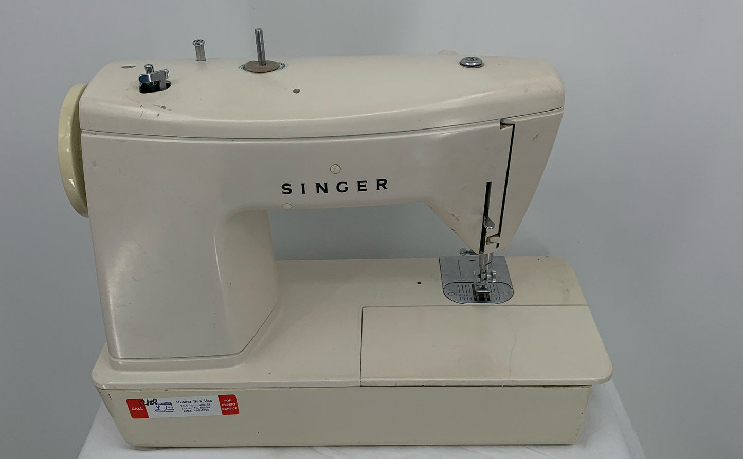 Vintage Singer Stylist Zig Zag Model #774 Sewing Machine With Rolling Case