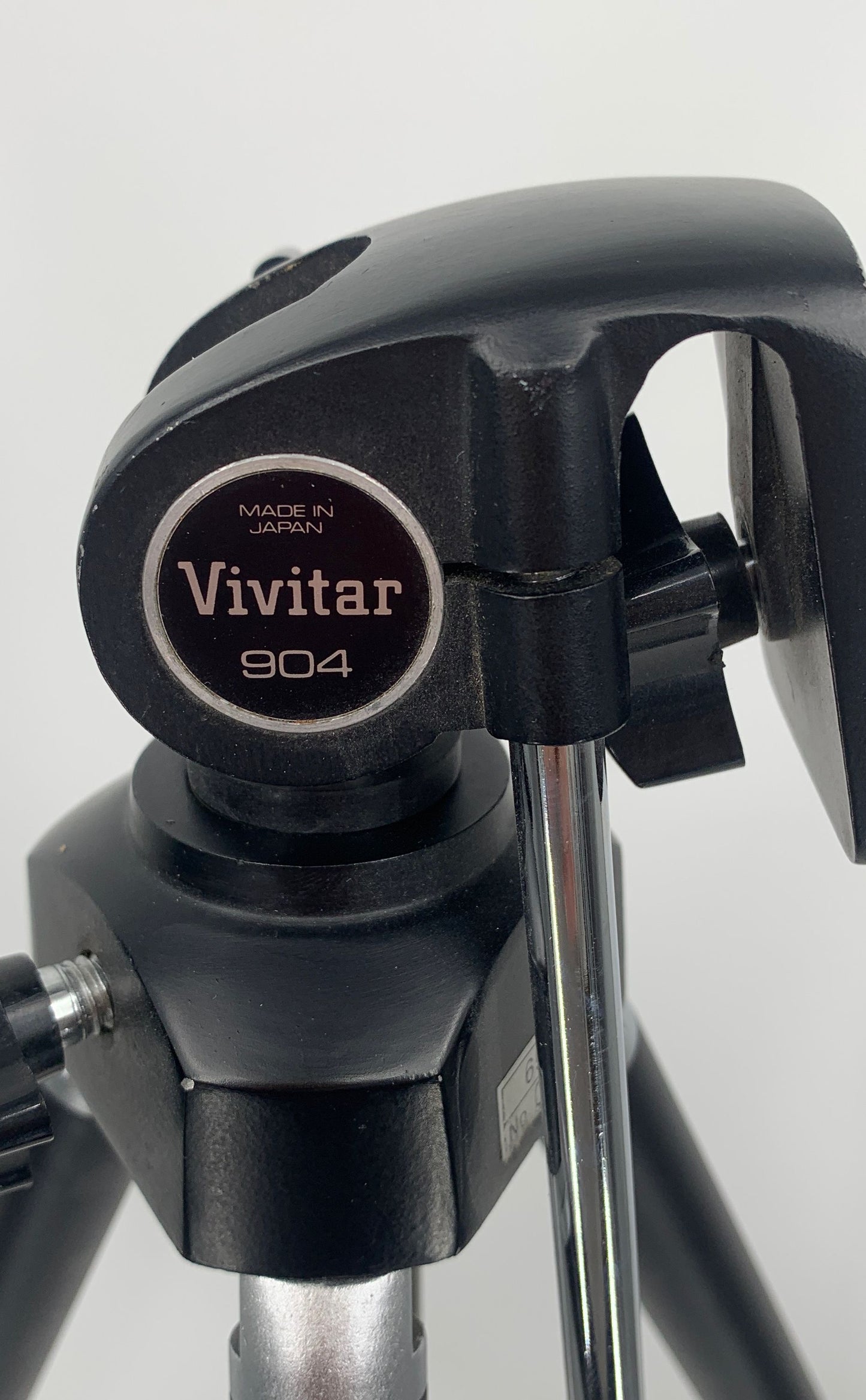 Vivitar Black 904 Tripod Adjustable 58" Tall Collapsable To 22"