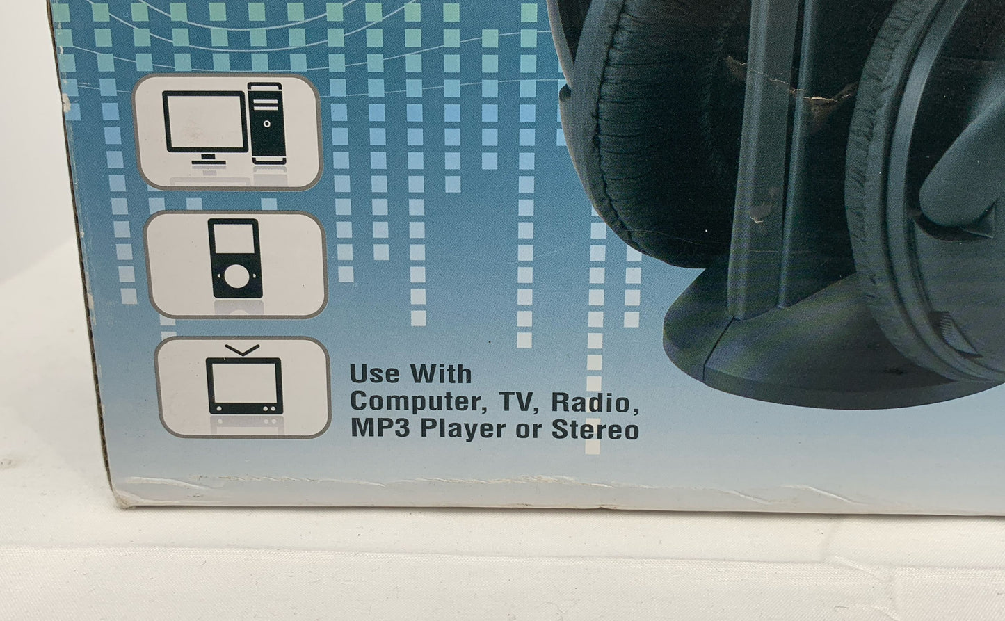 Harbor Freight Wireless Headphones & Stand MP3/MP4 PC TV CD With FM Radio 60351